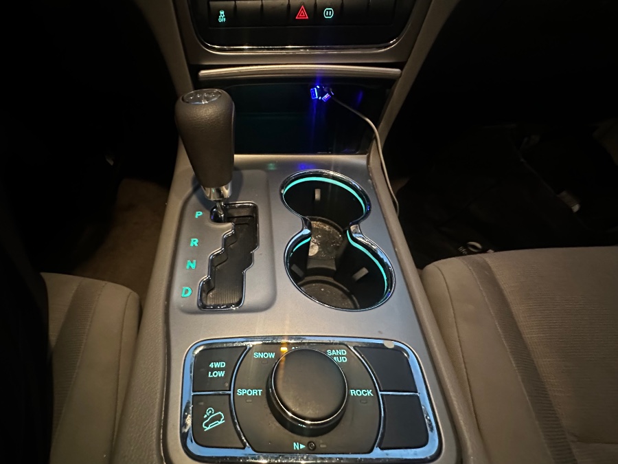 2012 Jeep Grand Cherokee 4WD 4dr Laredo Sport, available for sale in White Plains, New York | Island auto wholesale. White Plains, New York 2012 Jeep Grand Cherokee 4WD 4dr Laredo Sport, available for sale in White Plains, New York | Island auto wholesale. White Plains, New York