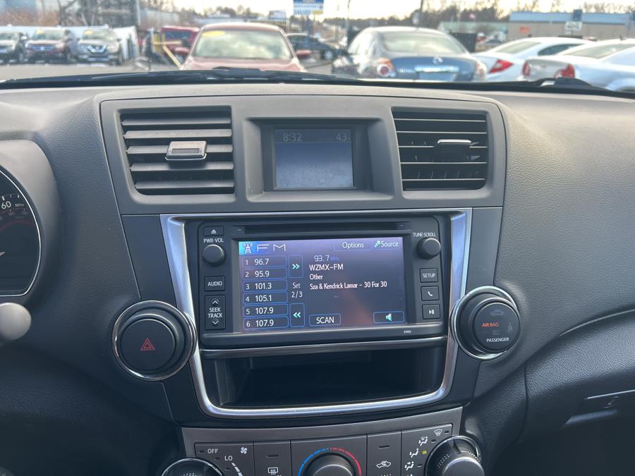2013 Toyota Highlander 4WD 4dr V6 SE (Natl), available for sale in South Windsor , Connecticut | Ful-line Auto LLC. South Windsor , Connecticut 2013 Toyota Highlander 4WD 4dr V6 SE (Natl), available for sale in South Windsor , Connecticut | Ful-line Auto LLC. South Windsor , Connecticut