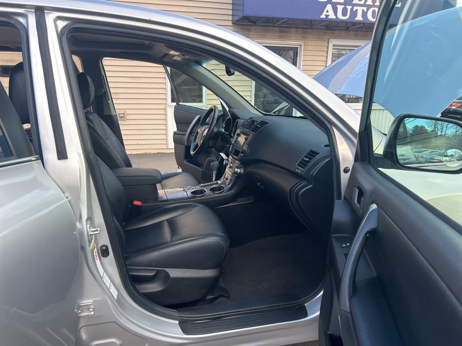 2013 Toyota Highlander 4WD 4dr V6 SE (Natl), available for sale in South Windsor , Connecticut | Ful-line Auto LLC. South Windsor , Connecticut 2013 Toyota Highlander 4WD 4dr V6 SE (Natl), available for sale in South Windsor , Connecticut | Ful-line Auto LLC. South Windsor , Connecticut