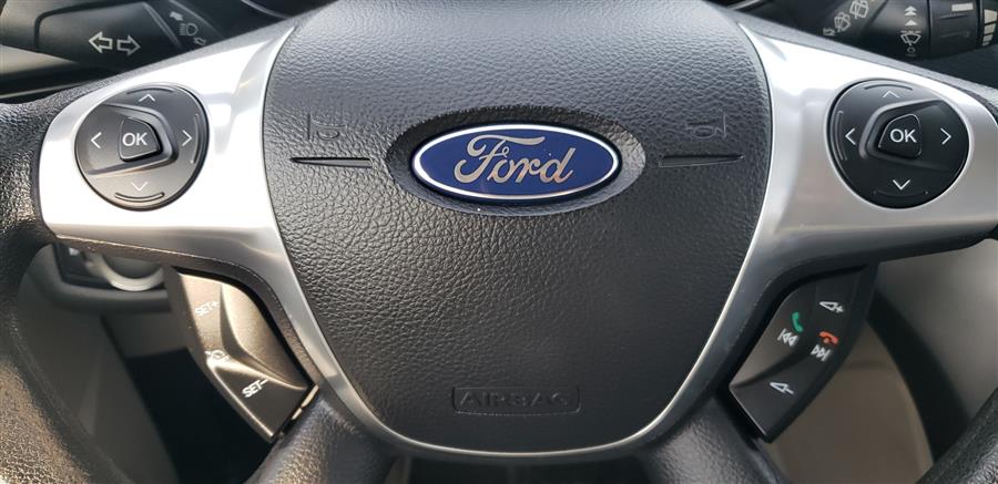 2013 Ford Escape 4WD 4dr SE, available for sale in Little Ferry, New Jersey | Victoria Preowned Autos Inc. Little Ferry, New Jersey 2013 Ford Escape 4WD 4dr SE, available for sale in Little Ferry, New Jersey | Victoria Preowned Autos Inc. Little Ferry, New Jersey