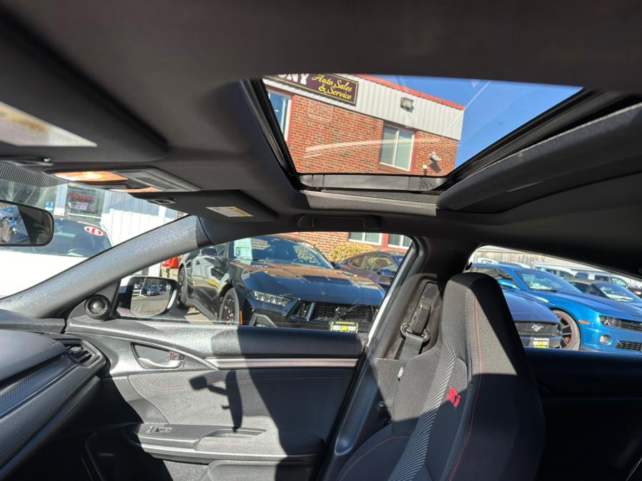 2018 Honda Civic Si Sedan Manual w/High Performance Tires, available for sale in South Windsor, Connecticut | Mike And Tony Auto Sales, Inc. South Windsor, Connecticut 2018 Honda Civic Si Sedan Manual w/High Performance Tires, available for sale in South Windsor, Connecticut | Mike And Tony Auto Sales, Inc. South Windsor, Connecticut