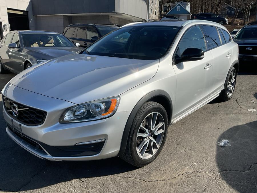 2018 Volvo V60 Cross Country T5 AWD, available for sale in Waterbury, Connecticut | Jim Juliani Motors. Waterbury, Connecticut 2018 Volvo V60 Cross Country T5 AWD, available for sale in Waterbury, Connecticut | Jim Juliani Motors. Waterbury, Connecticut