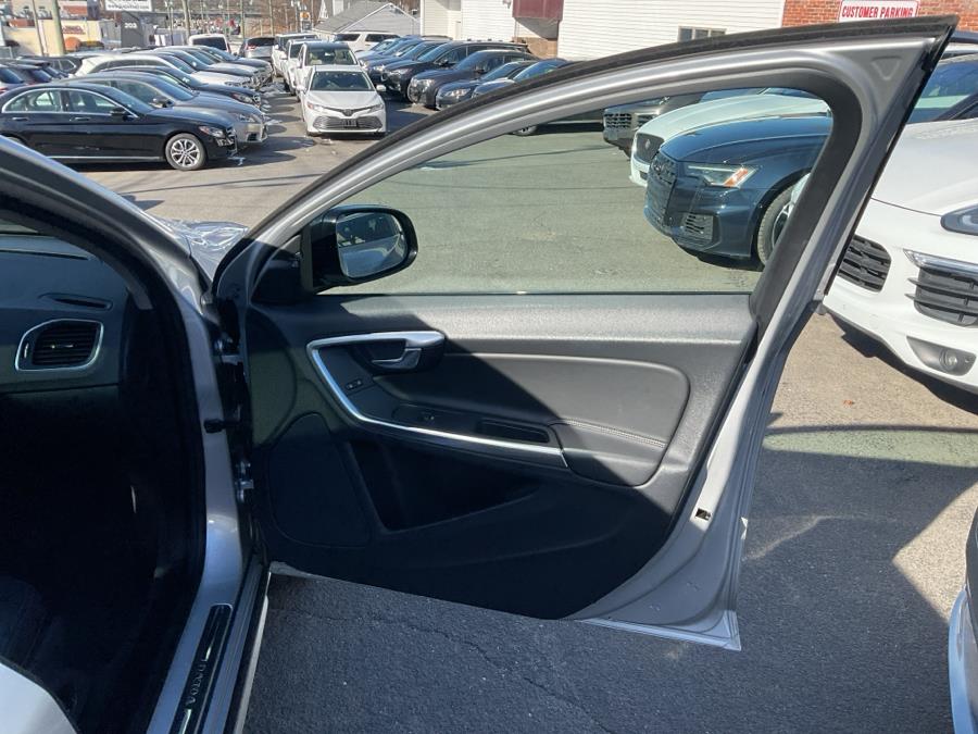 2018 Volvo V60 Cross Country T5 AWD, available for sale in Waterbury, Connecticut | Jim Juliani Motors. Waterbury, Connecticut 2018 Volvo V60 Cross Country T5 AWD, available for sale in Waterbury, Connecticut | Jim Juliani Motors. Waterbury, Connecticut