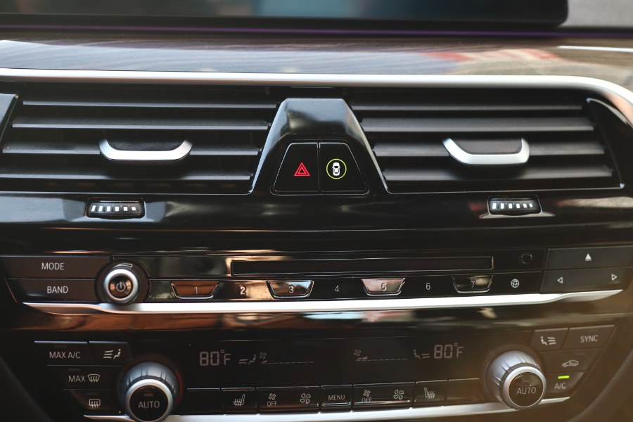 2019 BMW 5 Series 530i xDrive Sedan, available for sale in Jamaica, New York | Hillside Auto Mall Inc.. Jamaica, New York 2019 BMW 5 Series 530i xDrive Sedan, available for sale in Jamaica, New York | Hillside Auto Mall Inc.. Jamaica, New York