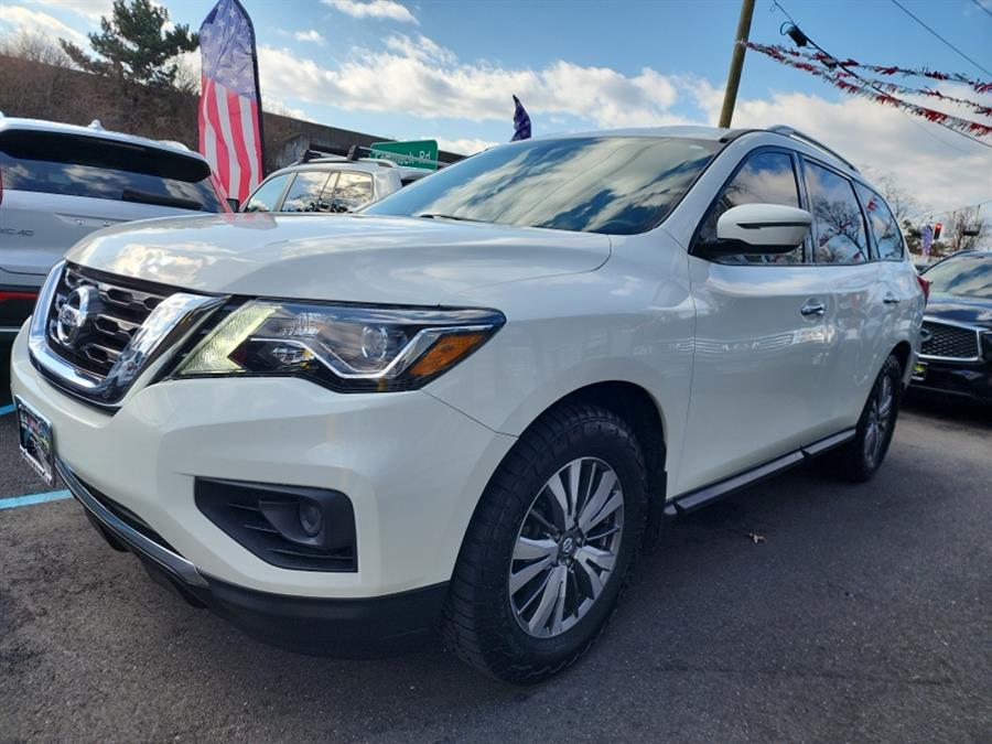 Used 2019 Nissan Pathfinder in Islip, New York | L.I. Auto Gallery. Islip, New York