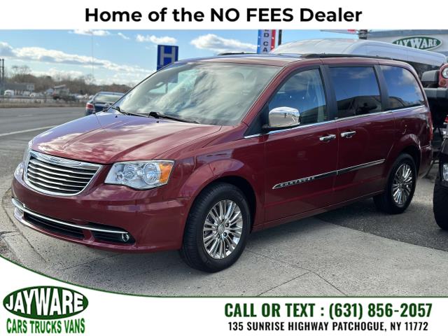 Used 2013 Chrysler Town & Country in Patchogue, New York | Jayware Cars Trucks Vans. Patchogue, New York