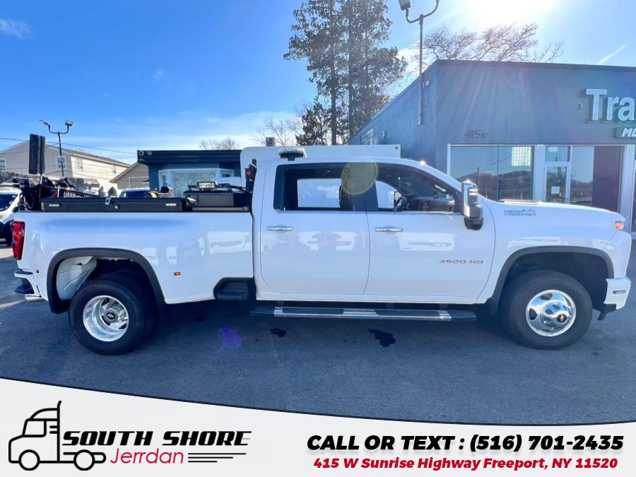 2022 Chevrolet Silverado 3500HD Wrecker Wrecker Crew Cab 172" High Country, available for sale in Freeport, New York | South Shore Jerrdan. Freeport, New York 2022 Chevrolet Silverado 3500HD Wrecker Wrecker Crew Cab 172" High Country, available for sale in Freeport, New York | South Shore Jerrdan. Freeport, New York