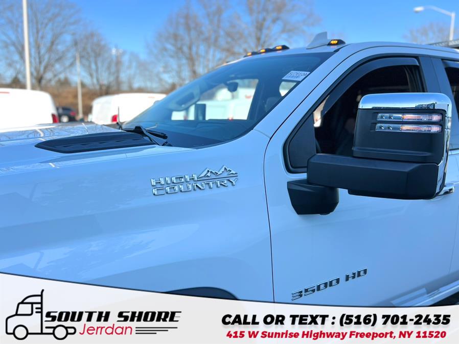 2022 Chevrolet Silverado 3500HD Wrecker Wrecker Crew Cab 172" High Country, available for sale in Freeport, New York | South Shore Jerrdan. Freeport, New York 2022 Chevrolet Silverado 3500HD Wrecker Wrecker Crew Cab 172" High Country, available for sale in Freeport, New York | South Shore Jerrdan. Freeport, New York
