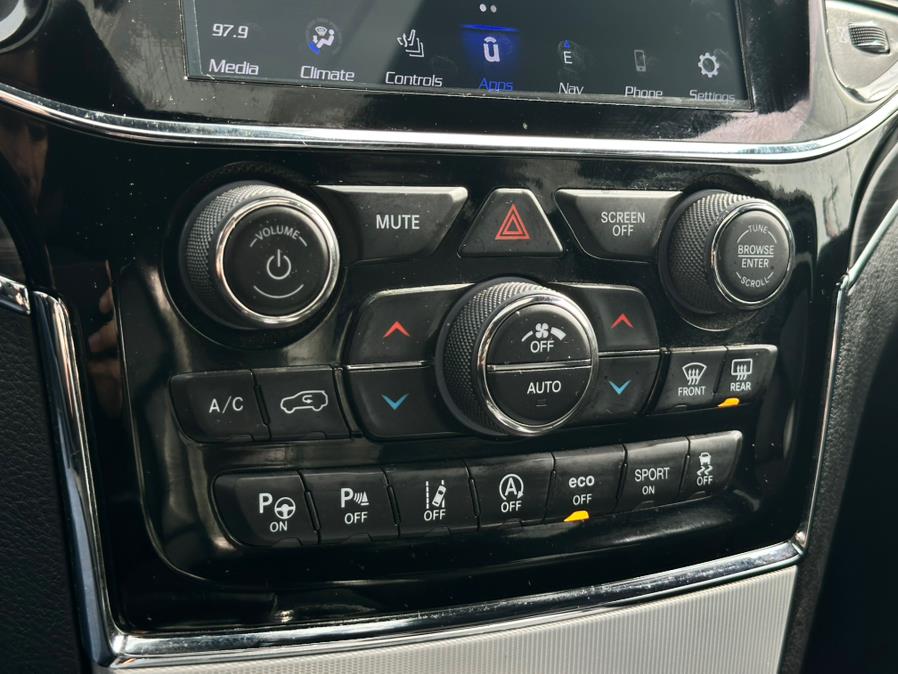 2020 Jeep Grand Cherokee Limited 4x4, available for sale in Hillside, New Jersey | Champion Auto Hillside. Hillside, New Jersey 2020 Jeep Grand Cherokee Limited 4x4, available for sale in Hillside, New Jersey | Champion Auto Hillside. Hillside, New Jersey