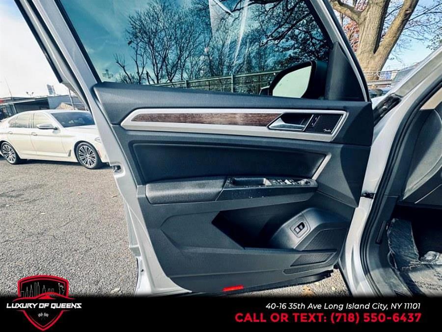 2018 Volkswagen Atlas 36L V6 SEL Premium 4MOTION, available for sale in Long Island City, New York | Luxury Of Queens. Long Island City, New York 2018 Volkswagen Atlas 36L V6 SEL Premium 4MOTION, available for sale in Long Island City, New York | Luxury Of Queens. Long Island City, New York