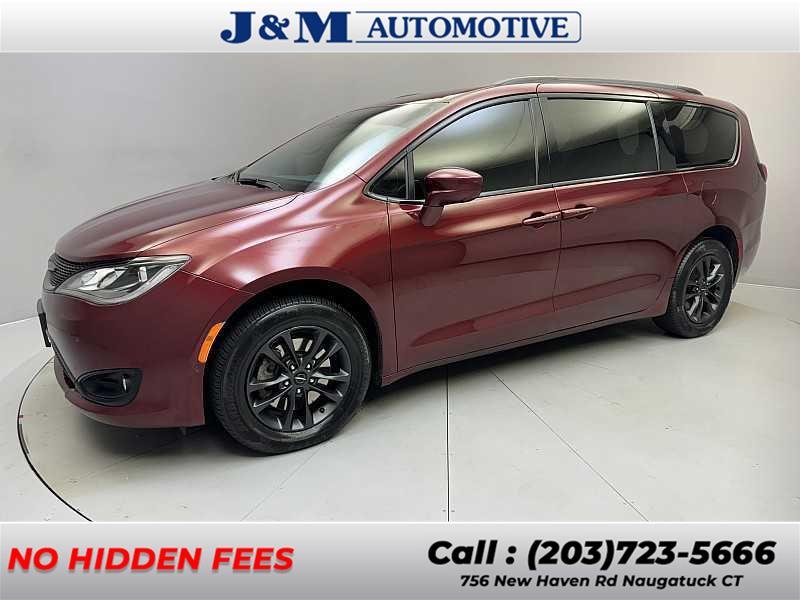 Used 2020 Chrysler Pacifica in Naugatuck, Connecticut | J&M Automotive Sls&Svc LLC. Naugatuck, Connecticut