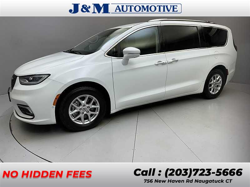 Used 2021 Chrysler Pacifica in Naugatuck, Connecticut | J&M Automotive Sls&Svc LLC. Naugatuck, Connecticut