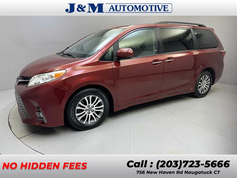 Used 2018 Toyota Sienna in Naugatuck, Connecticut | J&M Automotive Sls&Svc LLC. Naugatuck, Connecticut