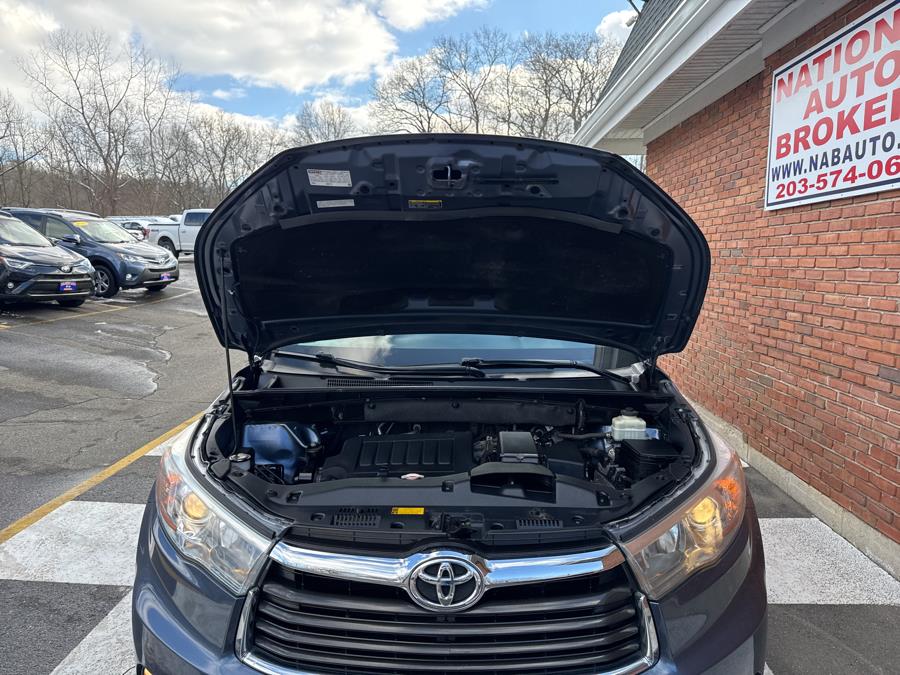 2016 Toyota Highlander AWD 4dr V6 XLE, available for sale in Waterbury, Connecticut | National Auto Brokers, Inc.. Waterbury, Connecticut 2016 Toyota Highlander AWD 4dr V6 XLE, available for sale in Waterbury, Connecticut | National Auto Brokers, Inc.. Waterbury, Connecticut