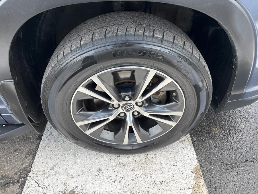 2016 Toyota Highlander AWD 4dr V6 XLE, available for sale in Waterbury, Connecticut | National Auto Brokers, Inc.. Waterbury, Connecticut 2016 Toyota Highlander AWD 4dr V6 XLE, available for sale in Waterbury, Connecticut | National Auto Brokers, Inc.. Waterbury, Connecticut