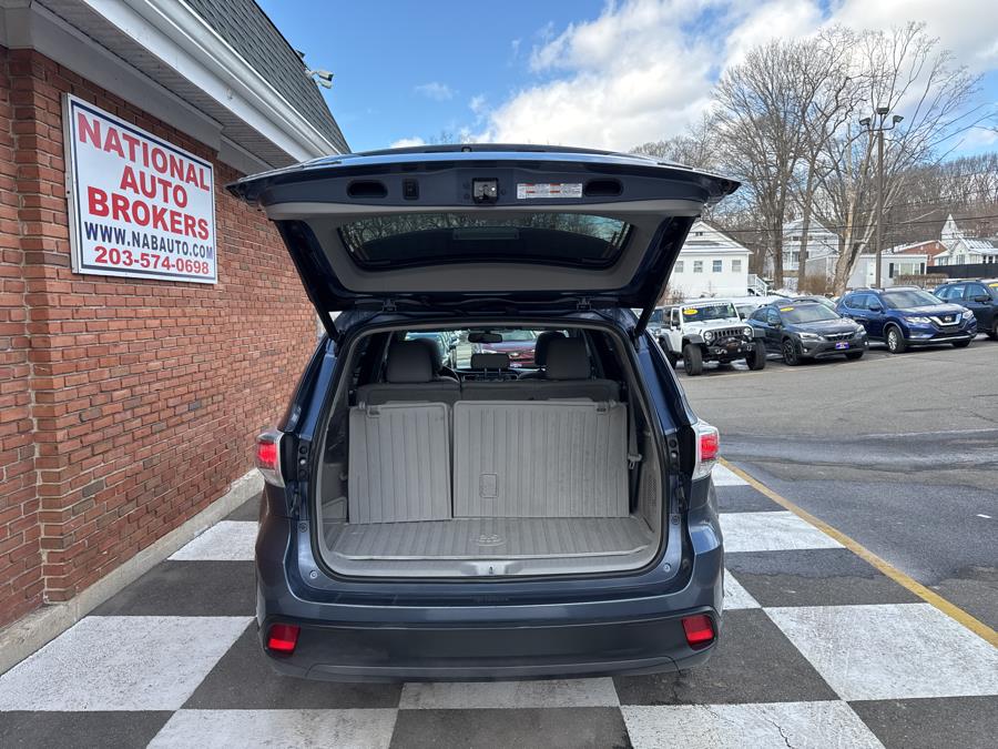 2016 Toyota Highlander AWD 4dr V6 XLE, available for sale in Waterbury, Connecticut | National Auto Brokers, Inc.. Waterbury, Connecticut 2016 Toyota Highlander AWD 4dr V6 XLE, available for sale in Waterbury, Connecticut | National Auto Brokers, Inc.. Waterbury, Connecticut