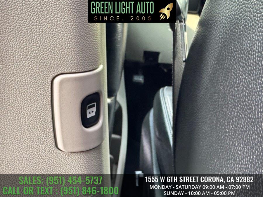 2019 Dodge Grand Caravan SXT Wagon, available for sale in Corona, California | Green Light Auto. Corona, California 2019 Dodge Grand Caravan SXT Wagon, available for sale in Corona, California | Green Light Auto. Corona, California