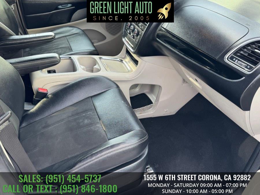 2019 Dodge Grand Caravan SXT Wagon, available for sale in Corona, California | Green Light Auto. Corona, California 2019 Dodge Grand Caravan SXT Wagon, available for sale in Corona, California | Green Light Auto. Corona, California