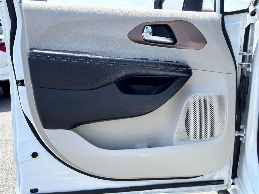 2020 Chrysler Voyager L, available for sale in Woodside, New York | Drive Central. Woodside, New York 2020 Chrysler Voyager L, available for sale in Woodside, New York | Drive Central. Woodside, New York