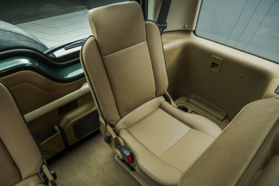 2000 Land Rover Discovery Series II 4dr Wgn w/Leather, available for sale in North Salem, New York | Meccanic Shop North Inc. North Salem, New York 2000 Land Rover Discovery Series II 4dr Wgn w/Leather, available for sale in North Salem, New York | Meccanic Shop North Inc. North Salem, New York
