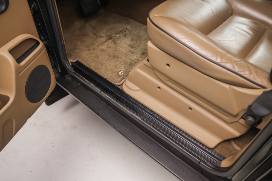 2000 Land Rover Discovery Series II 4dr Wgn w/Leather, available for sale in North Salem, New York | Meccanic Shop North Inc. North Salem, New York 2000 Land Rover Discovery Series II 4dr Wgn w/Leather, available for sale in North Salem, New York | Meccanic Shop North Inc. North Salem, New York
