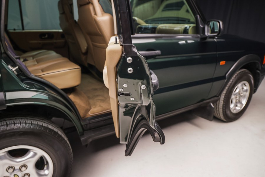 2000 Land Rover Discovery Series II 4dr Wgn w/Leather, available for sale in North Salem, New York | Meccanic Shop North Inc. North Salem, New York 2000 Land Rover Discovery Series II 4dr Wgn w/Leather, available for sale in North Salem, New York | Meccanic Shop North Inc. North Salem, New York