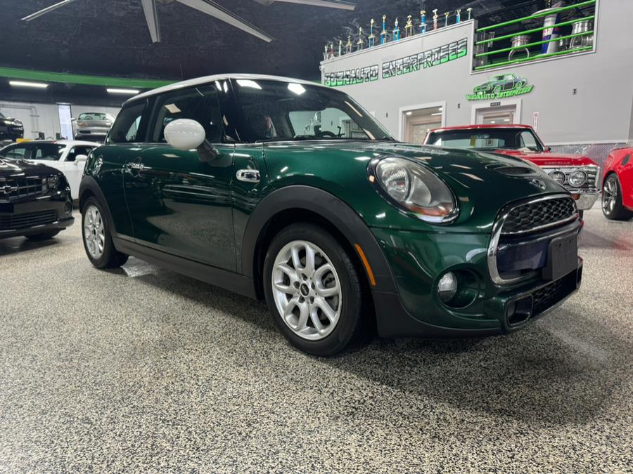 Used 2016 MINI Cooper Hardtop in Oxford, Connecticut | Buonauto Enterprises. Oxford, Connecticut