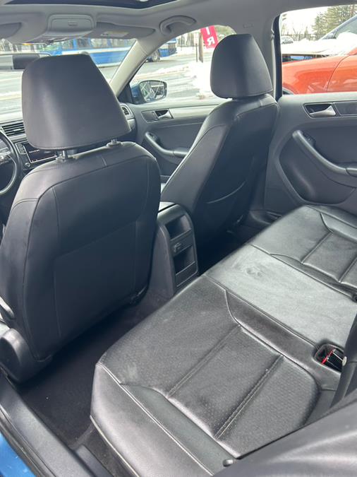 2017 Volkswagen Jetta 1.4T SE Auto, available for sale in Bloomfield, Connecticut | AXA Car Sales and Repair LLC. Bloomfield, Connecticut 2017 Volkswagen Jetta 1.4T SE Auto, available for sale in Bloomfield, Connecticut | AXA Car Sales and Repair LLC. Bloomfield, Connecticut
