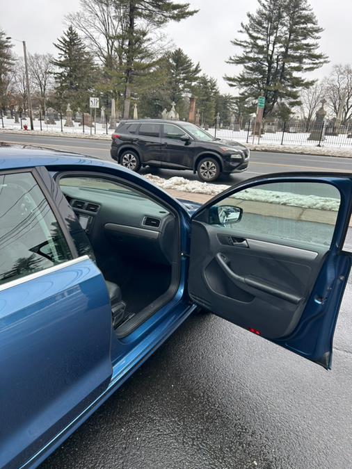 2017 Volkswagen Jetta 1.4T SE Auto, available for sale in Bloomfield, Connecticut | AXA Car Sales and Repair LLC. Bloomfield, Connecticut 2017 Volkswagen Jetta 1.4T SE Auto, available for sale in Bloomfield, Connecticut | AXA Car Sales and Repair LLC. Bloomfield, Connecticut