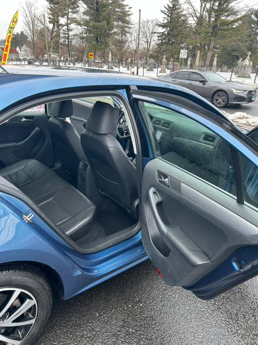 2017 Volkswagen Jetta 1.4T SE Auto, available for sale in Bloomfield, Connecticut | AXA Car Sales and Repair LLC. Bloomfield, Connecticut 2017 Volkswagen Jetta 1.4T SE Auto, available for sale in Bloomfield, Connecticut | AXA Car Sales and Repair LLC. Bloomfield, Connecticut