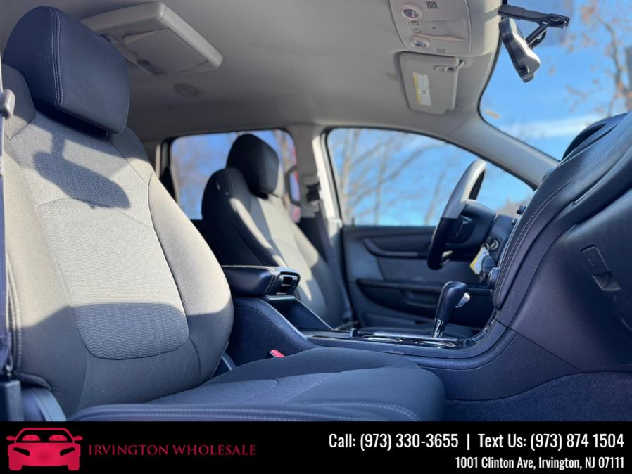 2015 Chevrolet Traverse AWD 4dr LT w/1LT, available for sale in Irvington, New Jersey | Irvington Wholesale Group. Irvington, New Jersey 2015 Chevrolet Traverse AWD 4dr LT w/1LT, available for sale in Irvington, New Jersey | Irvington Wholesale Group. Irvington, New Jersey