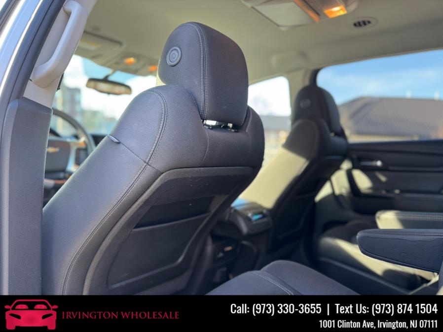 2015 Chevrolet Traverse AWD 4dr LT w/1LT, available for sale in Irvington, New Jersey | Irvington Wholesale Group. Irvington, New Jersey 2015 Chevrolet Traverse AWD 4dr LT w/1LT, available for sale in Irvington, New Jersey | Irvington Wholesale Group. Irvington, New Jersey