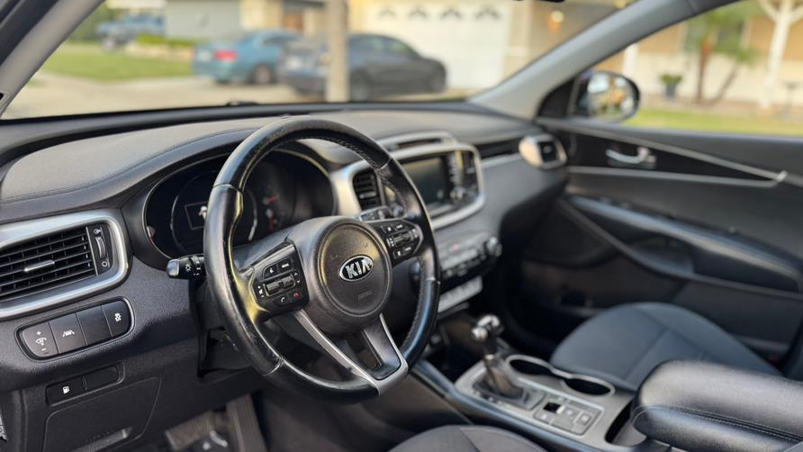 2017 Kia Sorento LX FWD, available for sale in Tustin, California | Carox LLC. Tustin, California 2017 Kia Sorento LX FWD, available for sale in Tustin, California | Carox LLC. Tustin, California