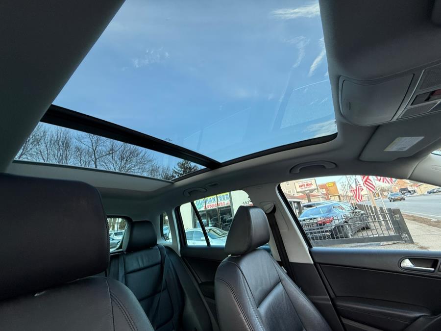 2016 Volkswagen Tiguan 4MOTION 4dr Auto SE, available for sale in Huntington Station, New York | Huntington Auto Mall. Huntington Station, New York 2016 Volkswagen Tiguan 4MOTION 4dr Auto SE, available for sale in Huntington Station, New York | Huntington Auto Mall. Huntington Station, New York