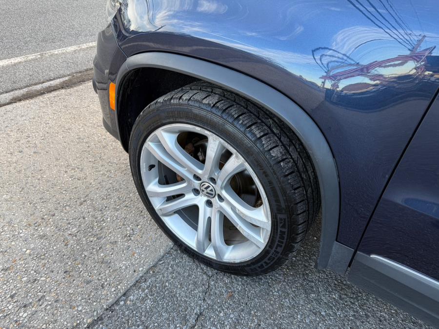 2016 Volkswagen Tiguan 4MOTION 4dr Auto SE, available for sale in Huntington Station, New York | Huntington Auto Mall. Huntington Station, New York 2016 Volkswagen Tiguan 4MOTION 4dr Auto SE, available for sale in Huntington Station, New York | Huntington Auto Mall. Huntington Station, New York