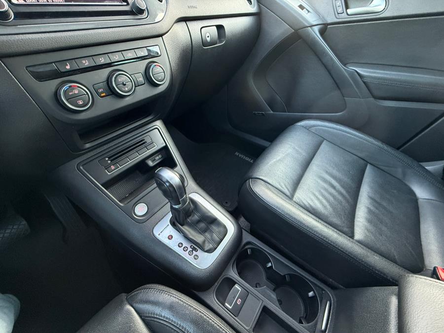 2016 Volkswagen Tiguan 4MOTION 4dr Auto SE, available for sale in Huntington Station, New York | Huntington Auto Mall. Huntington Station, New York 2016 Volkswagen Tiguan 4MOTION 4dr Auto SE, available for sale in Huntington Station, New York | Huntington Auto Mall. Huntington Station, New York