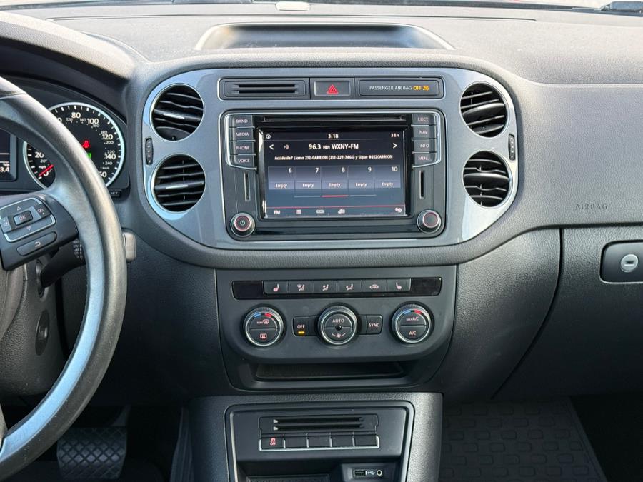 2016 Volkswagen Tiguan 4MOTION 4dr Auto SE, available for sale in Huntington Station, New York | Huntington Auto Mall. Huntington Station, New York 2016 Volkswagen Tiguan 4MOTION 4dr Auto SE, available for sale in Huntington Station, New York | Huntington Auto Mall. Huntington Station, New York