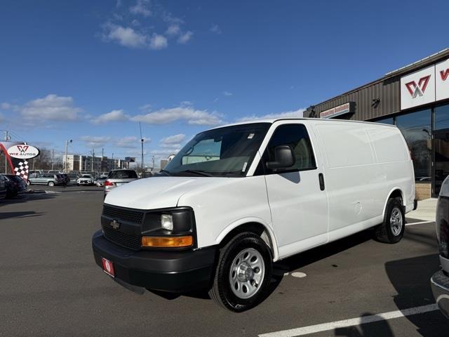 Used 2011 Chevrolet Express 1500 in Stratford, Connecticut | Wiz Leasing Inc. Stratford, Connecticut