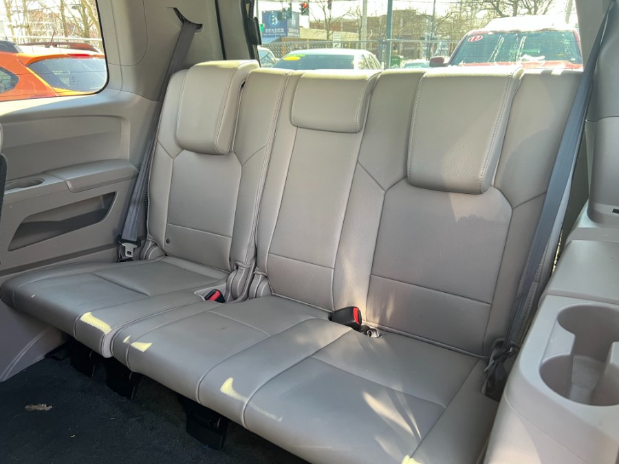 2015 Honda Pilot 4WD 4dr EX-L, available for sale in New Haven, Connecticut | Unique Auto Sales LLC. New Haven, Connecticut 2015 Honda Pilot 4WD 4dr EX-L, available for sale in New Haven, Connecticut | Unique Auto Sales LLC. New Haven, Connecticut