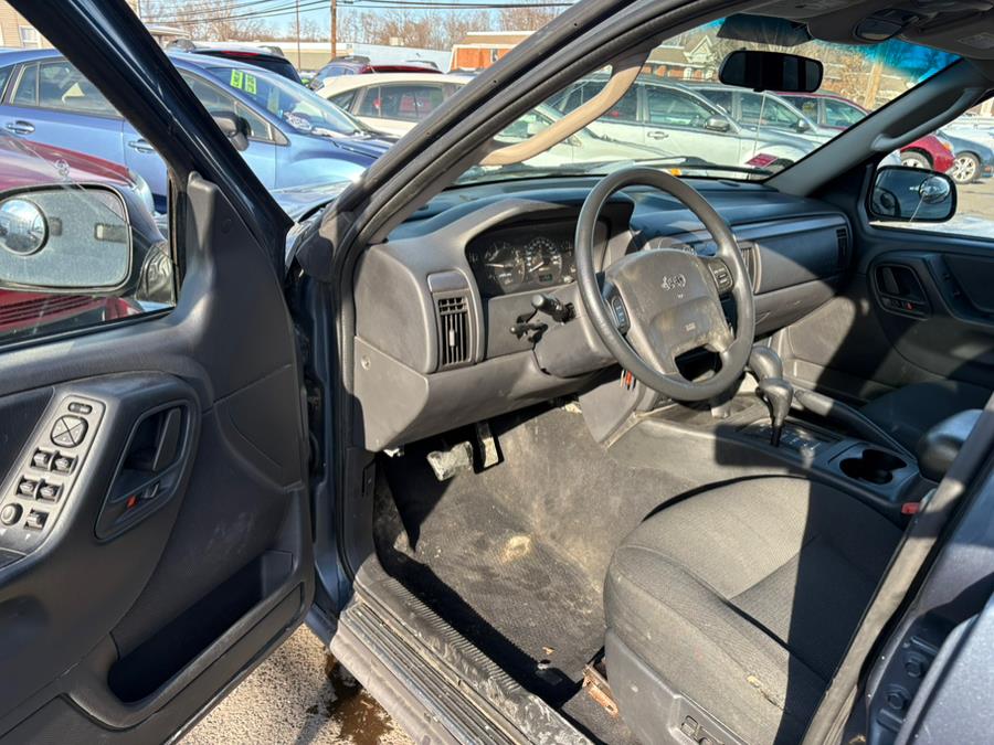 2004 Jeep Grand Cherokee 4dr Laredo 4WD, available for sale in East Windsor, Connecticut | CT Car Co LLC. East Windsor, Connecticut 2004 Jeep Grand Cherokee 4dr Laredo 4WD, available for sale in East Windsor, Connecticut | CT Car Co LLC. East Windsor, Connecticut