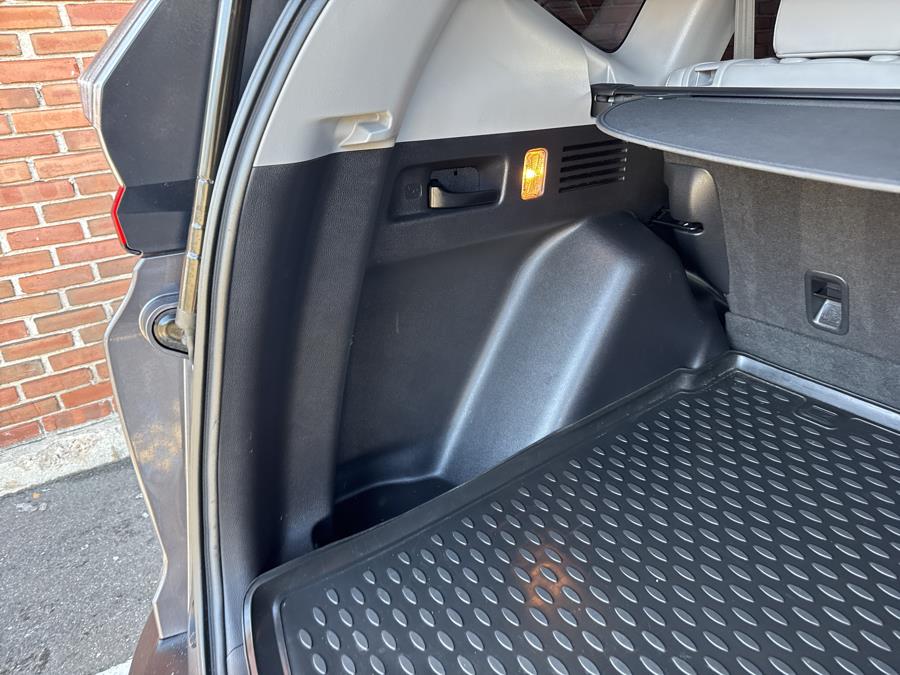 2022 Honda CR-V Touring AWD, available for sale in Waterbury, Connecticut | National Auto Brokers, Inc.. Waterbury, Connecticut 2022 Honda CR-V Touring AWD, available for sale in Waterbury, Connecticut | National Auto Brokers, Inc.. Waterbury, Connecticut