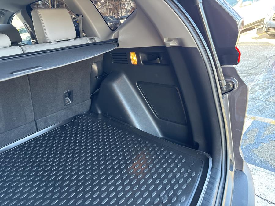 2022 Honda CR-V Touring AWD, available for sale in Waterbury, Connecticut | National Auto Brokers, Inc.. Waterbury, Connecticut 2022 Honda CR-V Touring AWD, available for sale in Waterbury, Connecticut | National Auto Brokers, Inc.. Waterbury, Connecticut