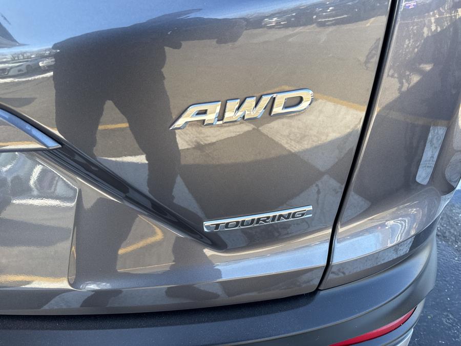 2022 Honda CR-V Touring AWD, available for sale in Waterbury, Connecticut | National Auto Brokers, Inc.. Waterbury, Connecticut 2022 Honda CR-V Touring AWD, available for sale in Waterbury, Connecticut | National Auto Brokers, Inc.. Waterbury, Connecticut
