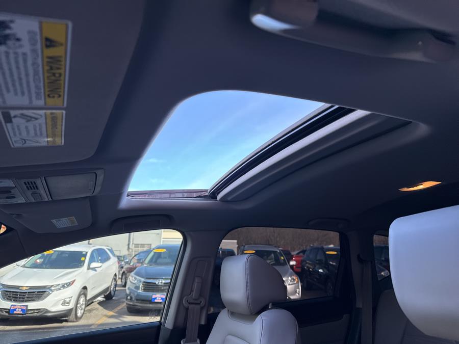2022 Honda CR-V Touring AWD, available for sale in Waterbury, Connecticut | National Auto Brokers, Inc.. Waterbury, Connecticut 2022 Honda CR-V Touring AWD, available for sale in Waterbury, Connecticut | National Auto Brokers, Inc.. Waterbury, Connecticut