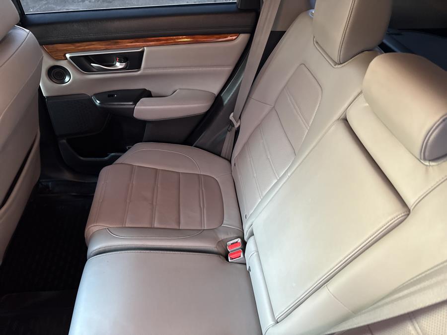 2022 Honda CR-V Touring AWD, available for sale in Waterbury, Connecticut | National Auto Brokers, Inc.. Waterbury, Connecticut 2022 Honda CR-V Touring AWD, available for sale in Waterbury, Connecticut | National Auto Brokers, Inc.. Waterbury, Connecticut