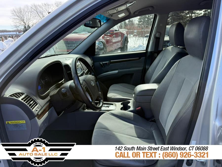 2012 Hyundai Santa Fe AWD 4dr V6 SE, available for sale in East Windsor, Connecticut | A1 Auto Sale LLC. East Windsor, Connecticut 2012 Hyundai Santa Fe AWD 4dr V6 SE, available for sale in East Windsor, Connecticut | A1 Auto Sale LLC. East Windsor, Connecticut