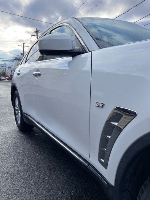 2014 INFINITI QX70 AWD 4dr, available for sale in Jersey City, New Jersey | Car Valley Group. Jersey City, New Jersey 2014 INFINITI QX70 AWD 4dr, available for sale in Jersey City, New Jersey | Car Valley Group. Jersey City, New Jersey