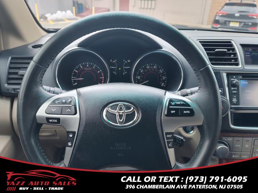 2013 Toyota Highlander 4WD 4dr V6 Limited (Natl), available for sale in Paterson, New Jersey | Yazz Auto Sales. Paterson, New Jersey 2013 Toyota Highlander 4WD 4dr V6 Limited (Natl), available for sale in Paterson, New Jersey | Yazz Auto Sales. Paterson, New Jersey