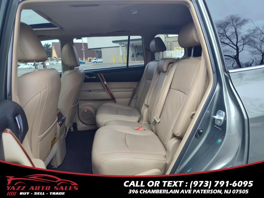 2013 Toyota Highlander 4WD 4dr V6 Limited (Natl), available for sale in Paterson, New Jersey | Yazz Auto Sales. Paterson, New Jersey 2013 Toyota Highlander 4WD 4dr V6 Limited (Natl), available for sale in Paterson, New Jersey | Yazz Auto Sales. Paterson, New Jersey