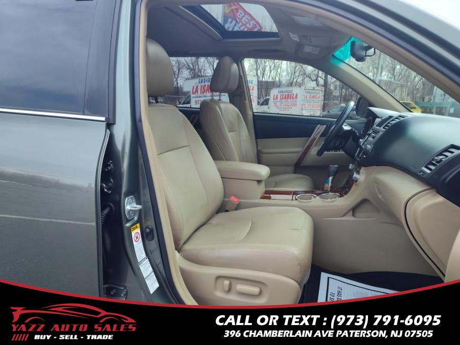2013 Toyota Highlander 4WD 4dr V6 Limited (Natl), available for sale in Paterson, New Jersey | Yazz Auto Sales. Paterson, New Jersey 2013 Toyota Highlander 4WD 4dr V6 Limited (Natl), available for sale in Paterson, New Jersey | Yazz Auto Sales. Paterson, New Jersey